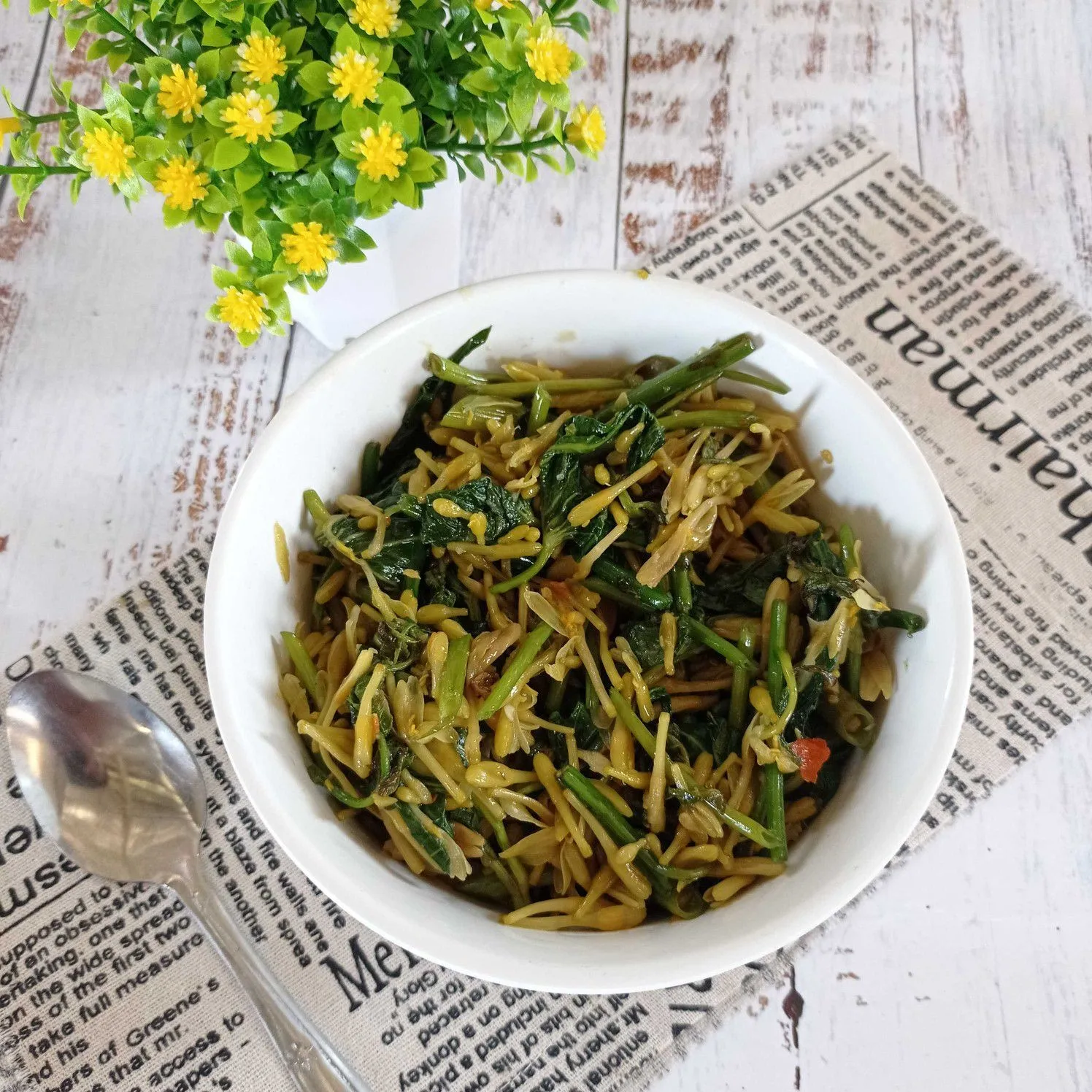 Oseng Bunga Pepaya Pakis Pedas