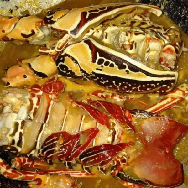 Masukkan lobster hingga kuah meresap
