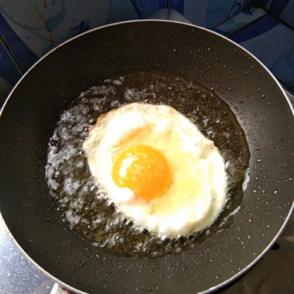 Ceplok telur, sisihkan
