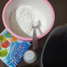 Campur tepung beras, tapioka dan nutrigel, aduk rata.