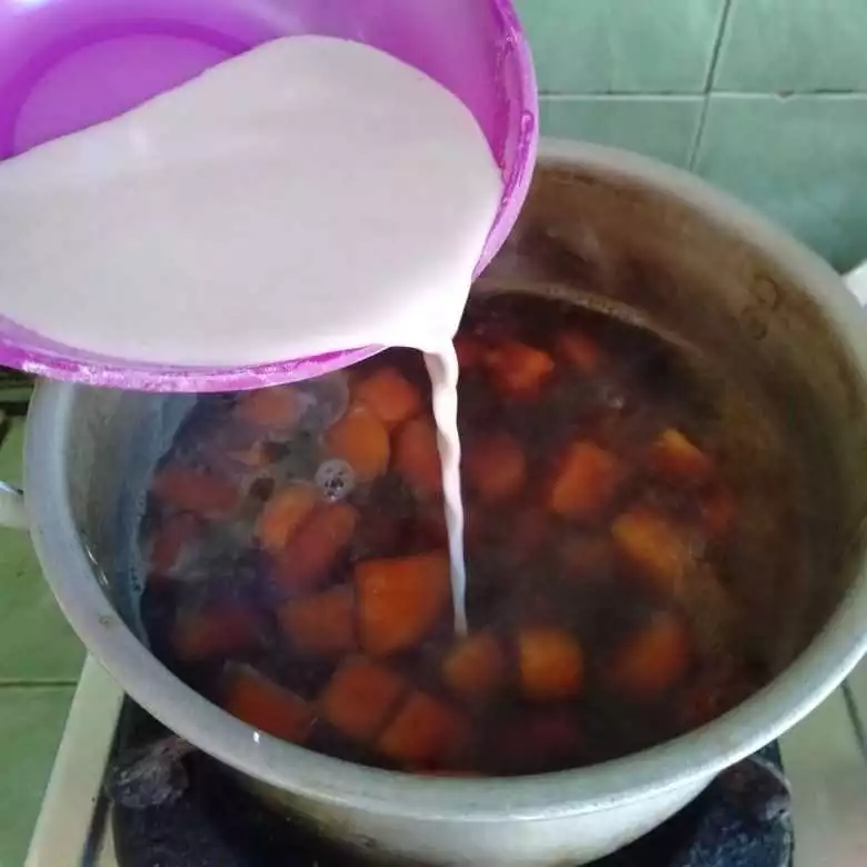 Step 3 Bubur Sagu Ubi Khas Maluku