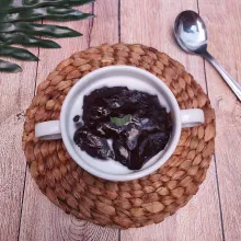 Penyajian : ambil mangkok, tuang bubur sagu, siram dengan sedikit santan. Sajikan. Dimakan hangat enak. Yummy.. selamat mencoba happy cooking.
