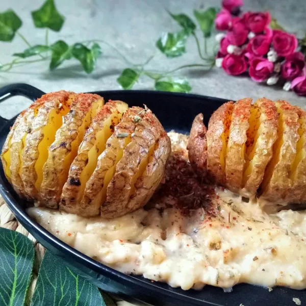 Lalu sajikan dengan kentang tadi.