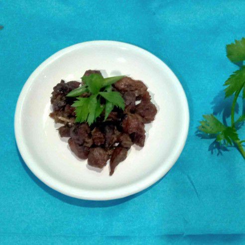 Daftar bahan-bahan Daging Goreng Ketumbar dalam wadah plastik