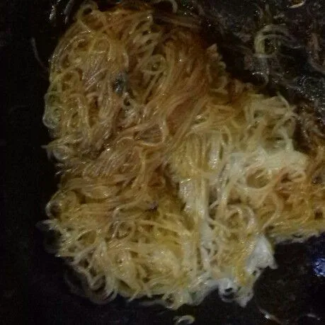 Aduk rata. Siap disajikan sebagai teman nasi kuning ambon