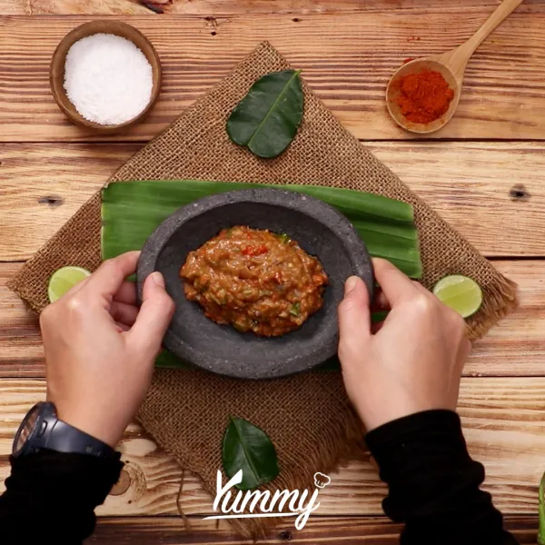 Sambal Cikur siap untuk disajikan sesuai selera.