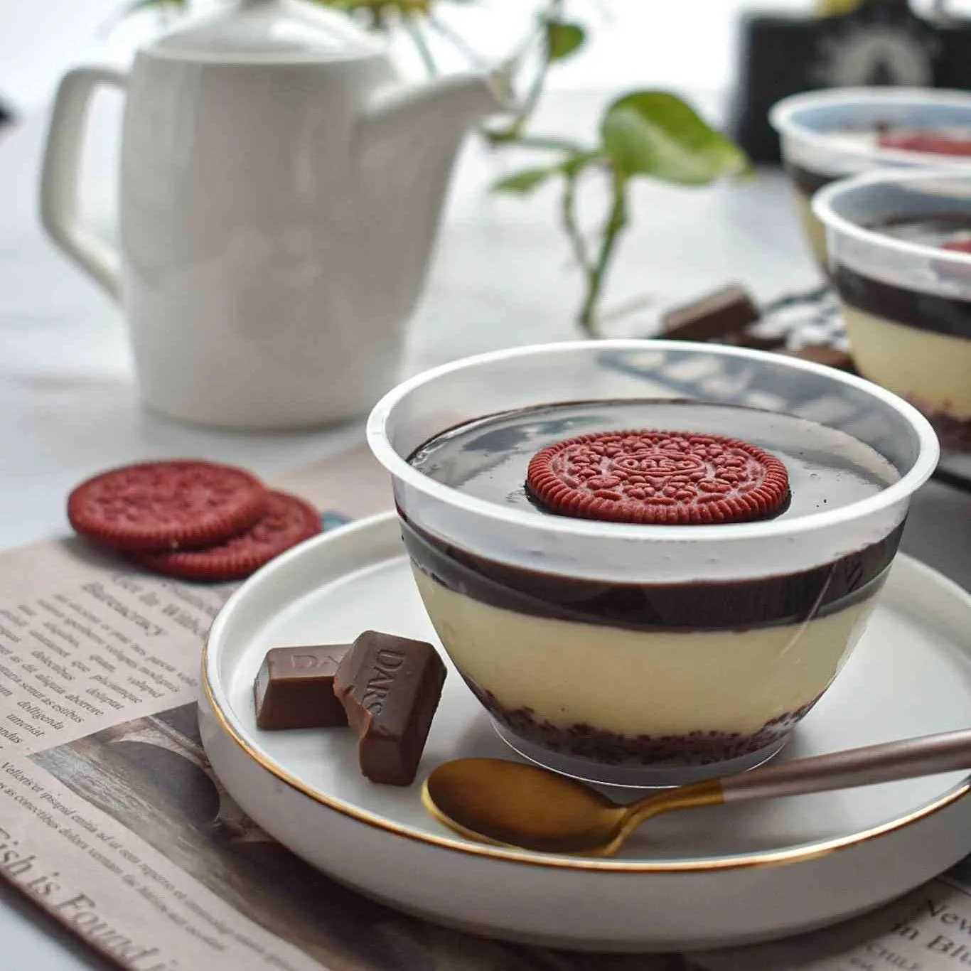 Red Velvet Oreo Dessert