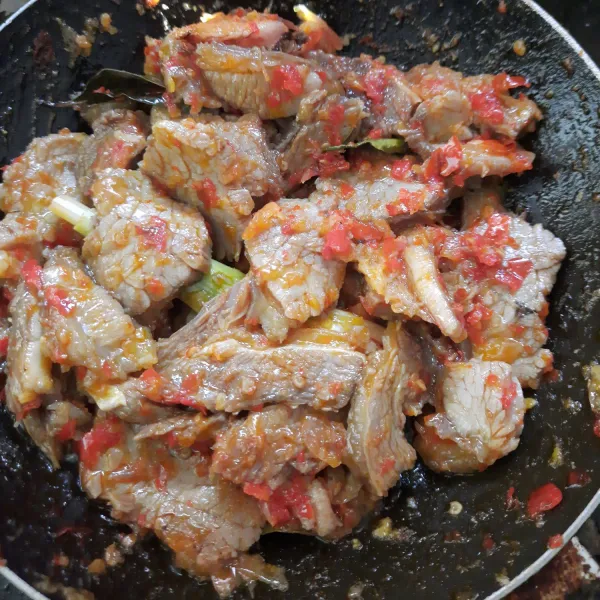 Masak sampai bumbu meresap, tes rasa. Siap disajikan.