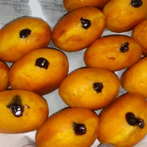 Lalu semprotkan ke dalam bomboloni