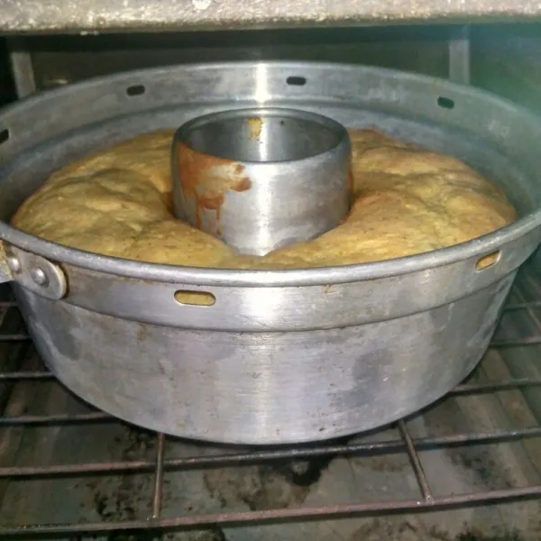 Masukkan kedalam oven dan panggang hingga matang.