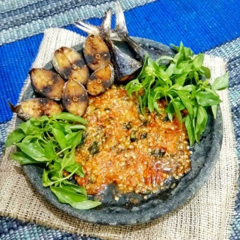  Resep  Tongkol Goreng  Sambal Sari  Laut  dari Chef hana 