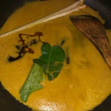 Panaskan minyak, tumis bumbu halus, masukkan sereh, daun jeruk, daun salam, dan kecap manis