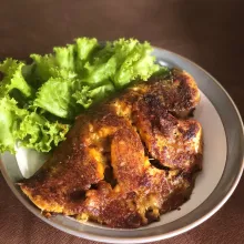 Hidangkan dengan selada