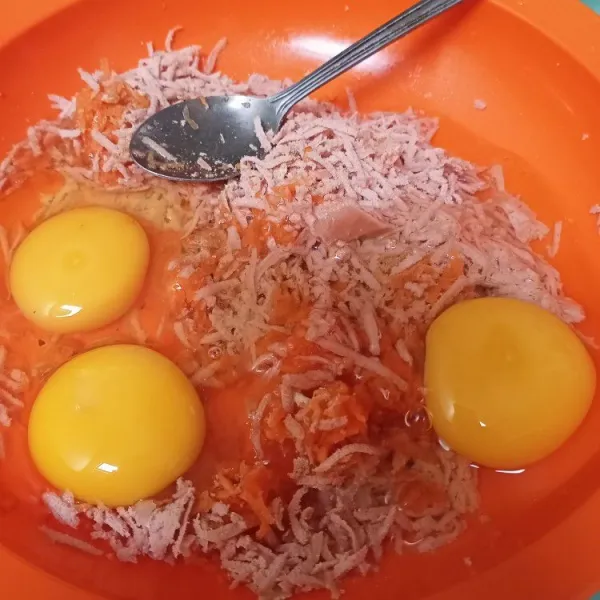 Campur bahan-bahan terkecuali oregano.