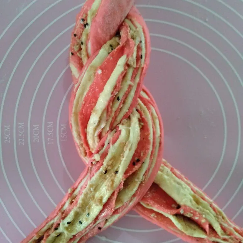 Step 8 Babka Merah Putih