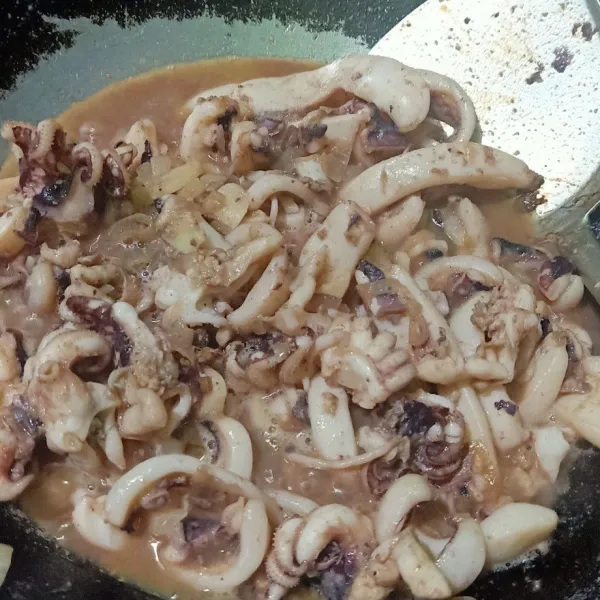 Beri air dan masak sampai matang