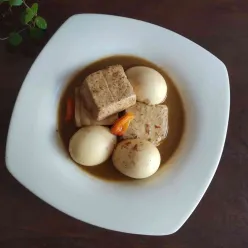 Brongkos Tahu Telur
