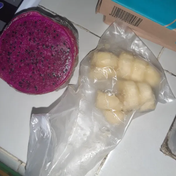 Resep Dragon Fruit Smoothie Bowl Yakult Sederhana Rumahan di Yummy App