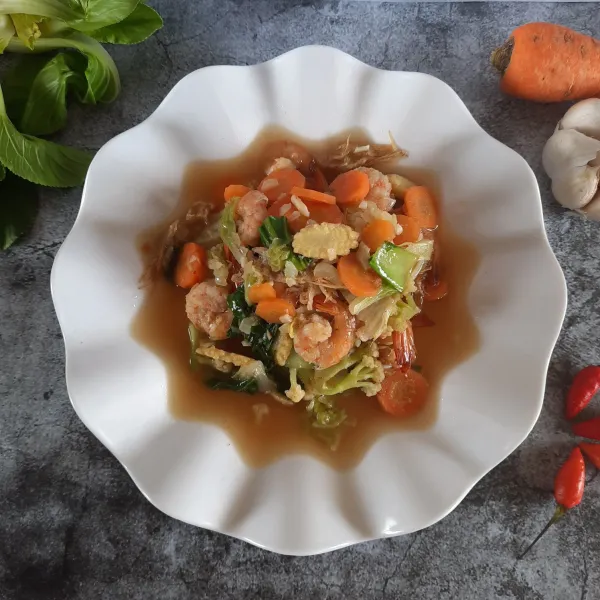 Capcay siap disajikan.