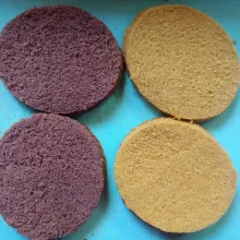 panggang dengan suhu 170° selama 15-20 menit tergantung oven. dinginkan cake kemudian potong bentuk bulat.