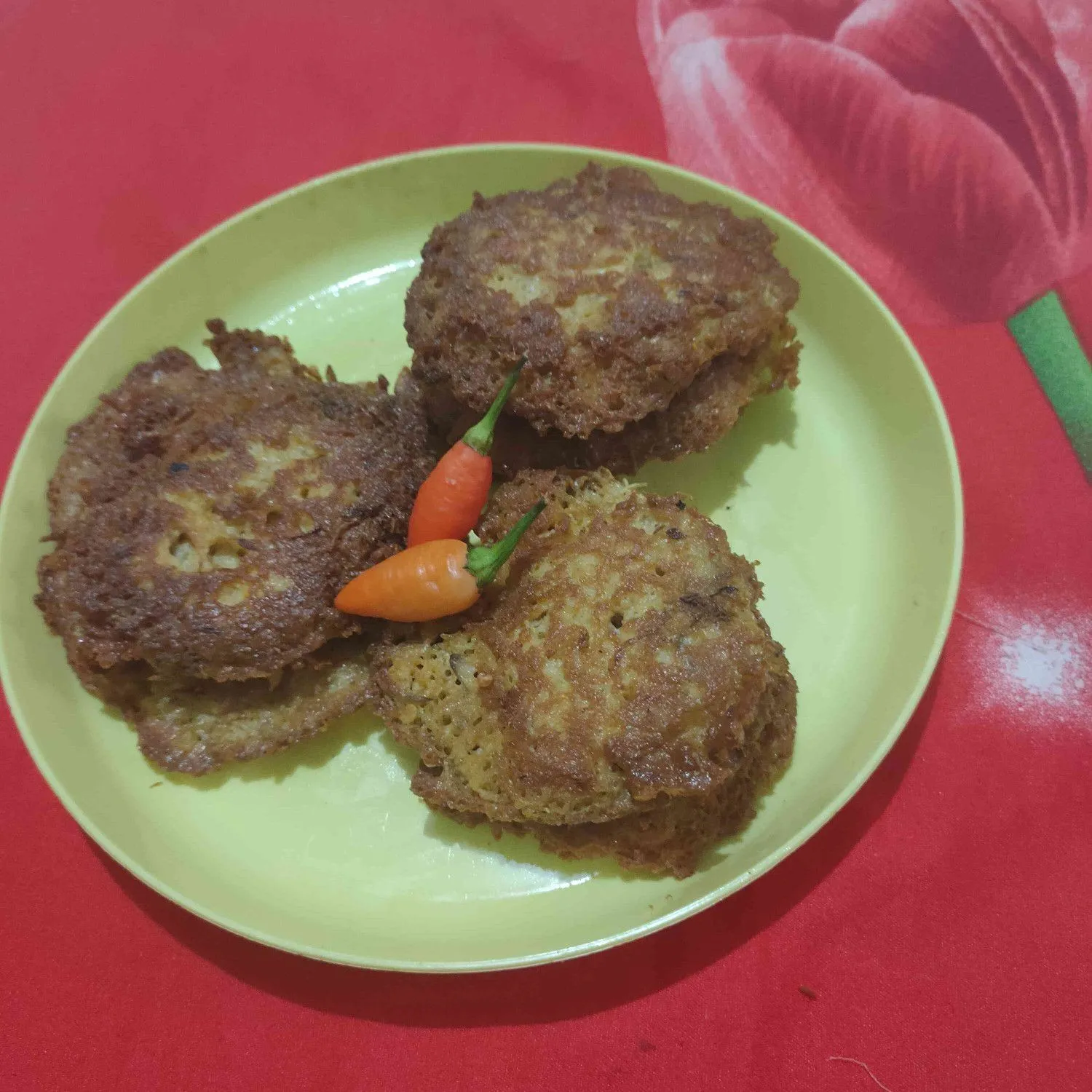 Dadar Telur Kelapa Parut Pedas