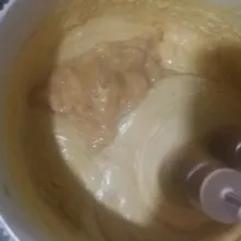 Tambahkan pisang, garam, dan vanilla. Aduk rata