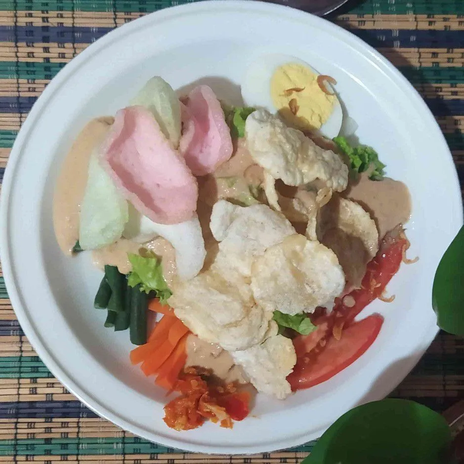 Gado-Gado Siram khas Jawa Timur