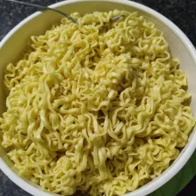 Rebus mie sampai 1/2 matang lalu sisihkan
