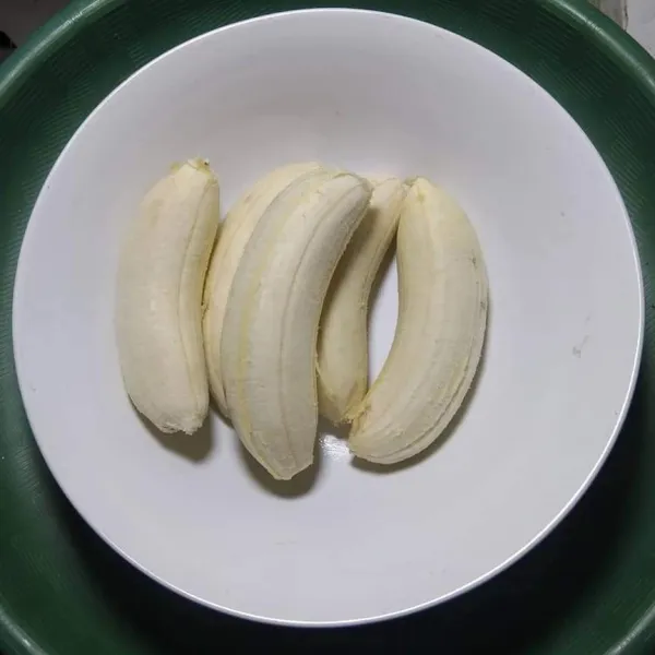 Buat bahan isian, siapkan pisang