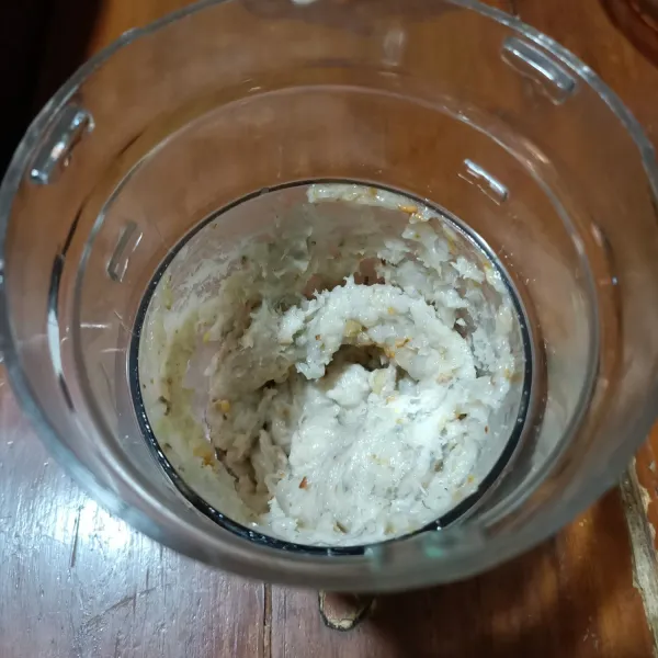 Blender udang dan tumisan bawang putih dan bawang bombay