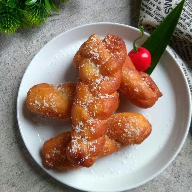 Kkwabaegi (Korean Twisted Donuts)