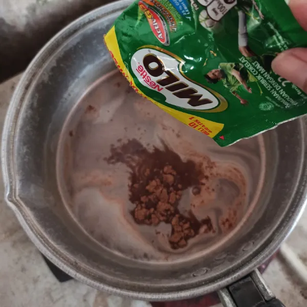 Masak agar-agar plan, gula pasir dan tambahkan Milo