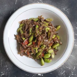 Tumis Bawang Merah Pete dan Teri