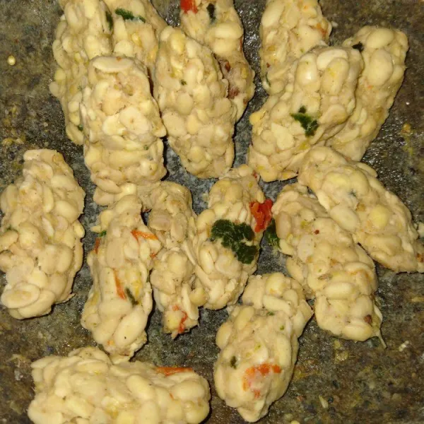 Kepalkan tempe hingga habis