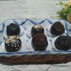 Bola - Bola Coklat