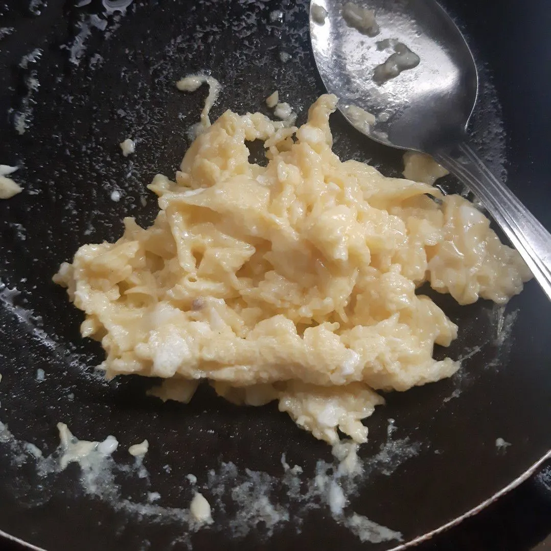 Step 3 Scrumbled Egg Rice Mentai