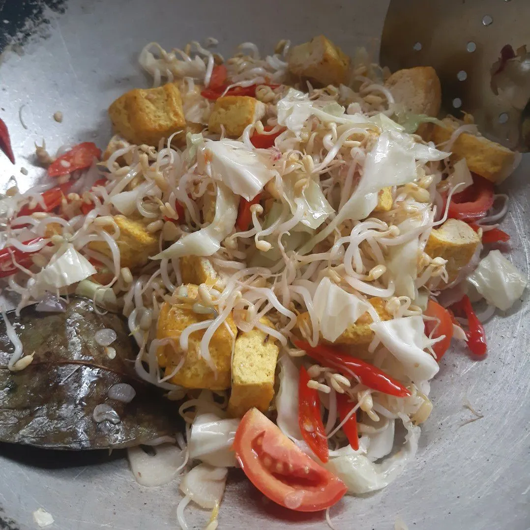 Step 4 Tumis Tauge Tahu