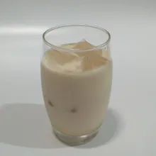 Tuang susu panda. Beri pasta vanilla.