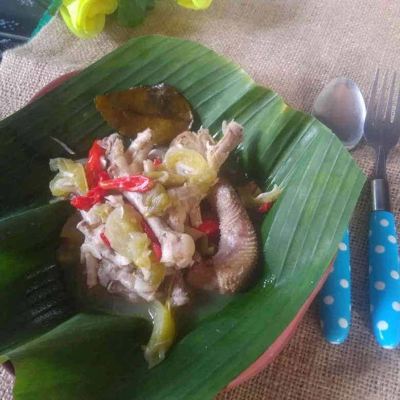 Garang Asem Ceker Dan Kepala Ayam