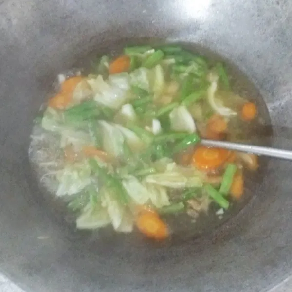 Aduk rata. Koreksi lagi rasanya.