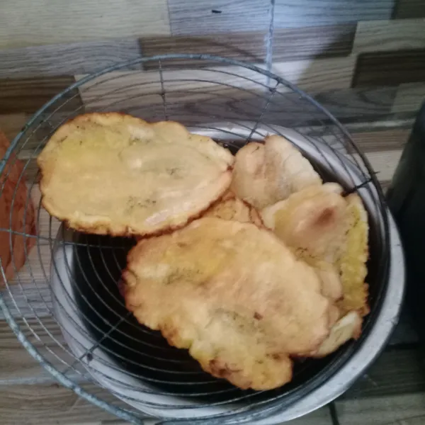 Angkat dan tiriskan.