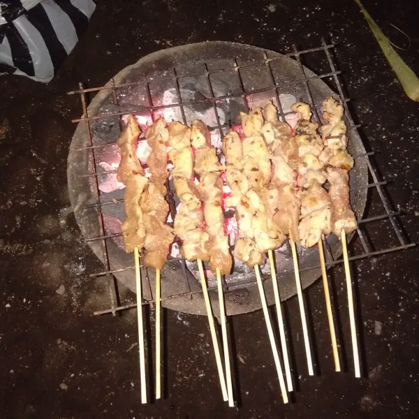 Panggang sampai matang/sesuai selera.