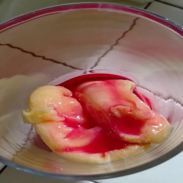 Tambahkan sirup frambos.