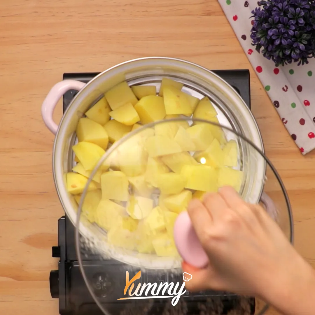 Step 1 Bola Kentang isi Keju