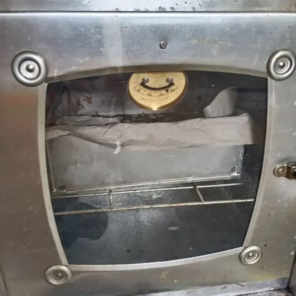 Panggang selama 30 menit dengan suhu 175°c. Oven sudah harus dipanaskan sebelumnya. Sesuaikan oven masing-masing.