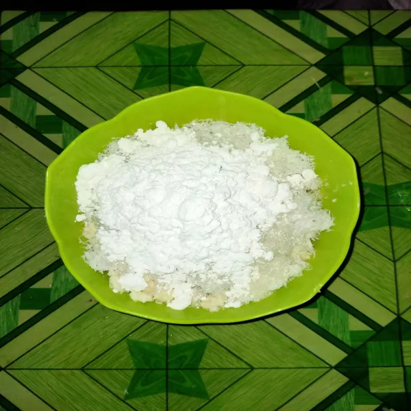 Masukan tepung tapioka