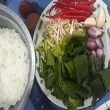 Cuci kwetiaw, siapkan bahan-bahannya.