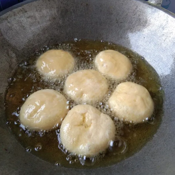 Goreng dengan api kecil hingga kecokelatan