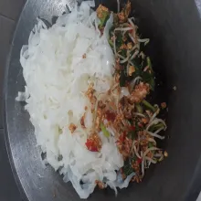 Setelah diaduk masukan kweriawnya, aduk sampai tercampur rata.