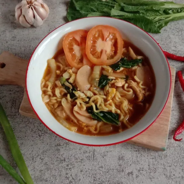 Masak sampai mie matang, angkat dan sajikan.